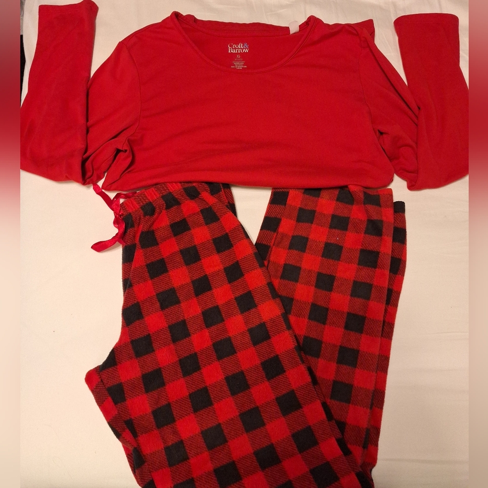 CROFT & BARROW LADIES3 PIECE PAJAMA/LOUNGEWEAR SET.